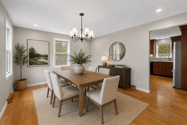 76 Woodridge Rd, Duxbury, MA 02332