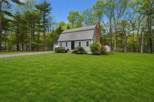 76 Woodridge Rd, Duxbury, MA 02332