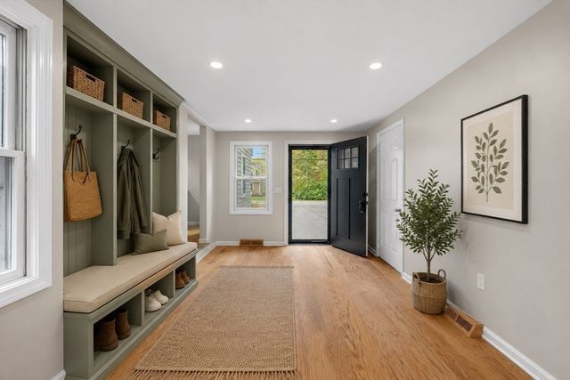 76 Woodridge Rd, Duxbury, MA 02332