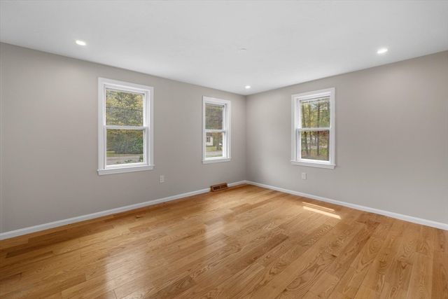 76 Woodridge Rd, Duxbury, MA 02332
