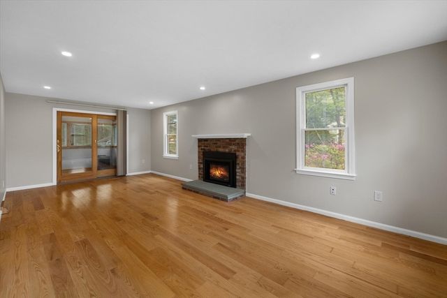 76 Woodridge Rd, Duxbury, MA 02332