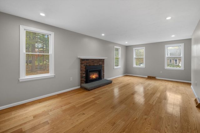 76 Woodridge Rd, Duxbury, MA 02332