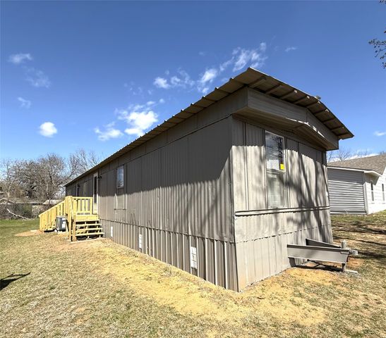 1025 E Owing Street, Denison, TX 75021