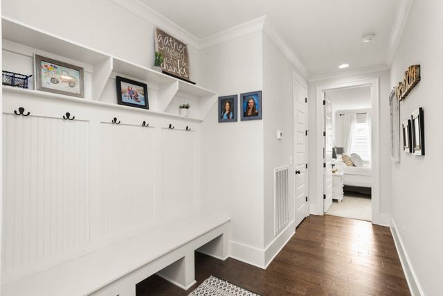 1056 Memorial Dr, Franklin, TN 37064