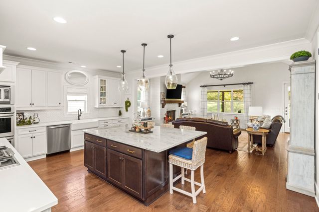 1056 Memorial Dr, Franklin, TN 37064