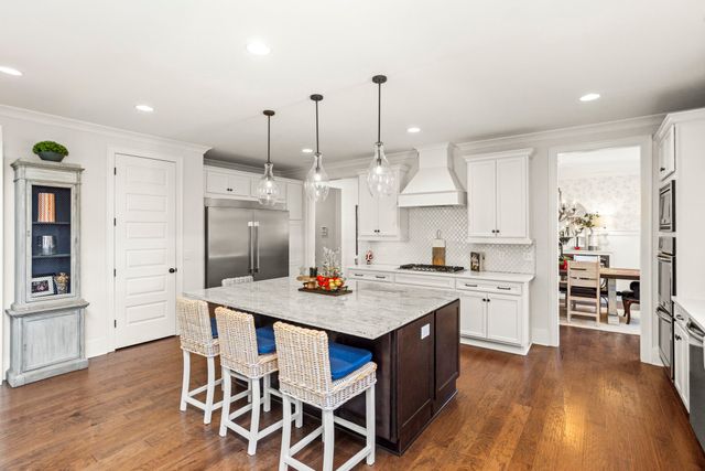 1056 Memorial Dr, Franklin, TN 37064