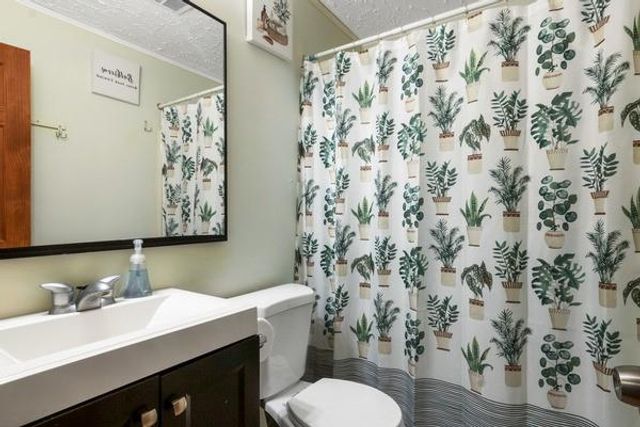 2205 Marnel Road, Houston, TX 77055