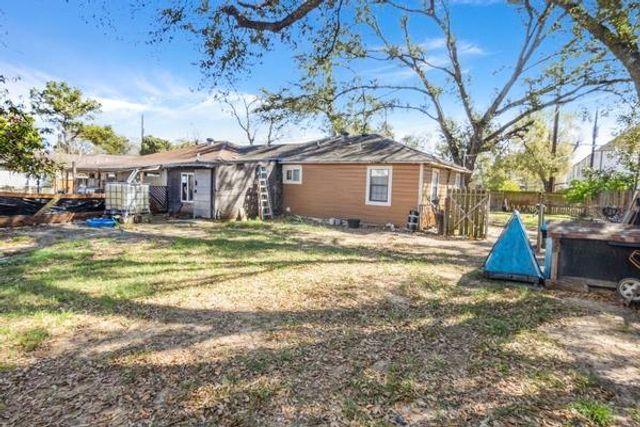 2205 Marnel Road, Houston, TX 77055