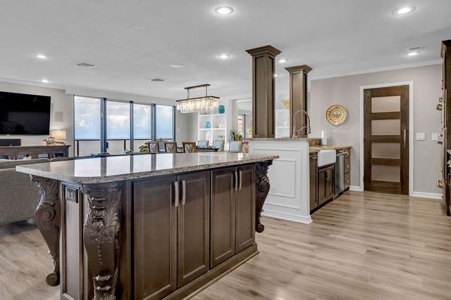 1400 Ocean Dr 502B, Corpus Christi, TX 78404