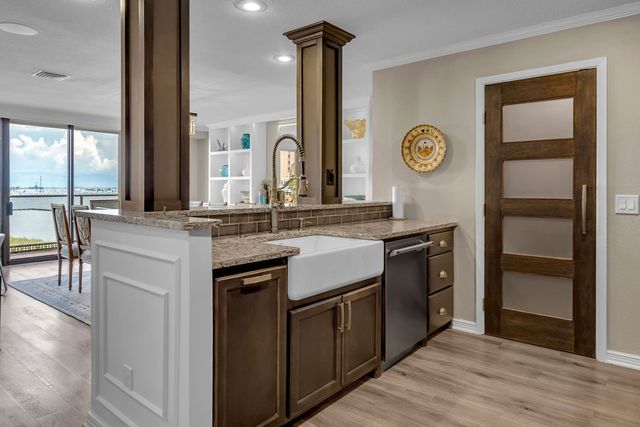 1400 Ocean Dr 502B, Corpus Christi, TX 78404