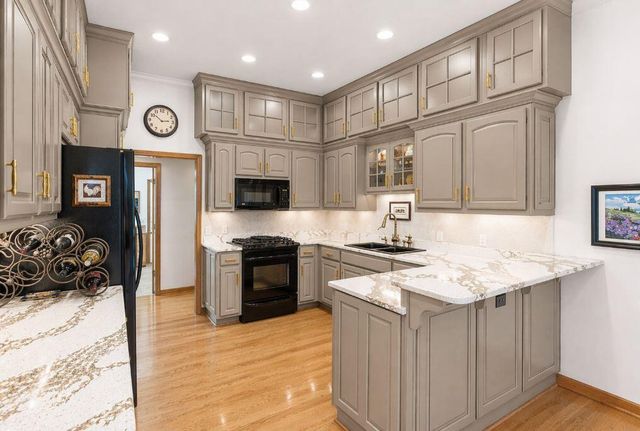 4616 S Holland Avenue, Springfield, MO 65810