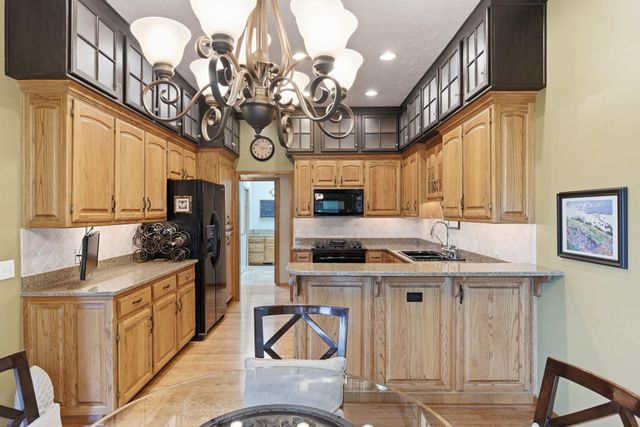 4616 S Holland Avenue, Springfield, MO 65810