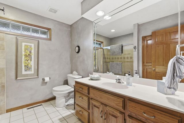 4616 S Holland Avenue, Springfield, MO 65810