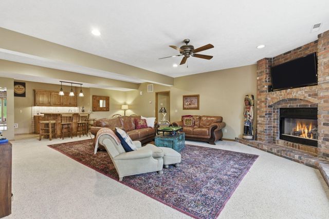 4616 S Holland Avenue, Springfield, MO 65810