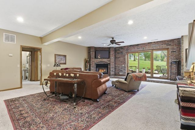 4616 S Holland Avenue, Springfield, MO 65810