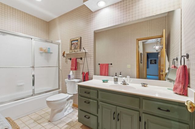 4616 S Holland Avenue, Springfield, MO 65810