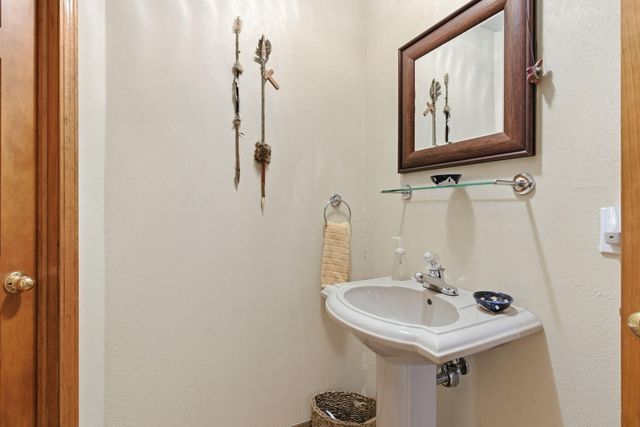 4616 S Holland Avenue, Springfield, MO 65810