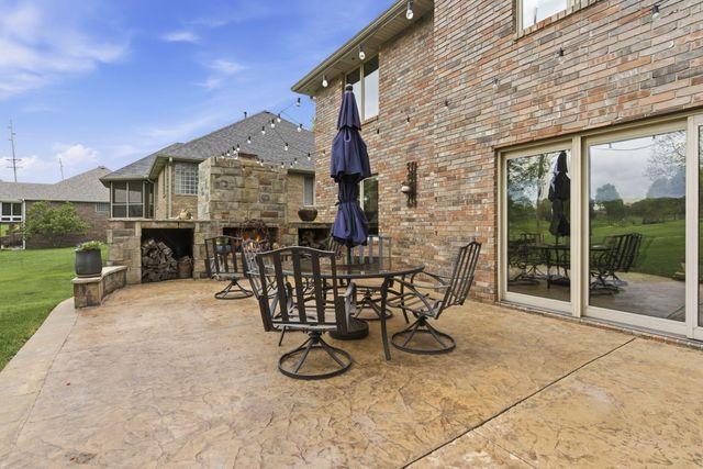 4616 S Holland Avenue, Springfield, MO 65810