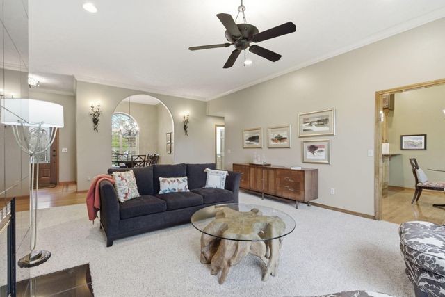 4616 S Holland Avenue, Springfield, MO 65810