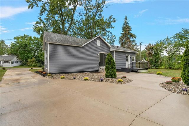 984 Evanston Avenue, Muskegon, MI 49442