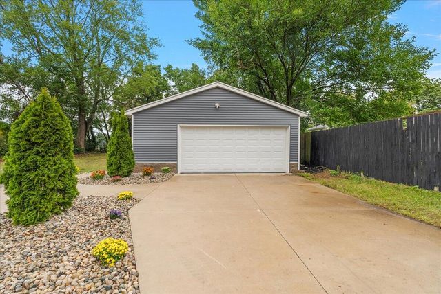984 Evanston Avenue, Muskegon, MI 49442