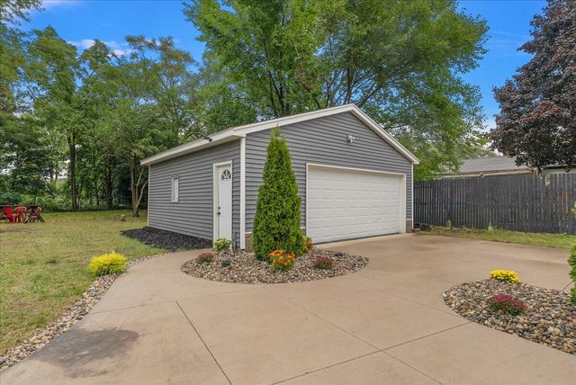 984 Evanston Avenue, Muskegon, MI 49442