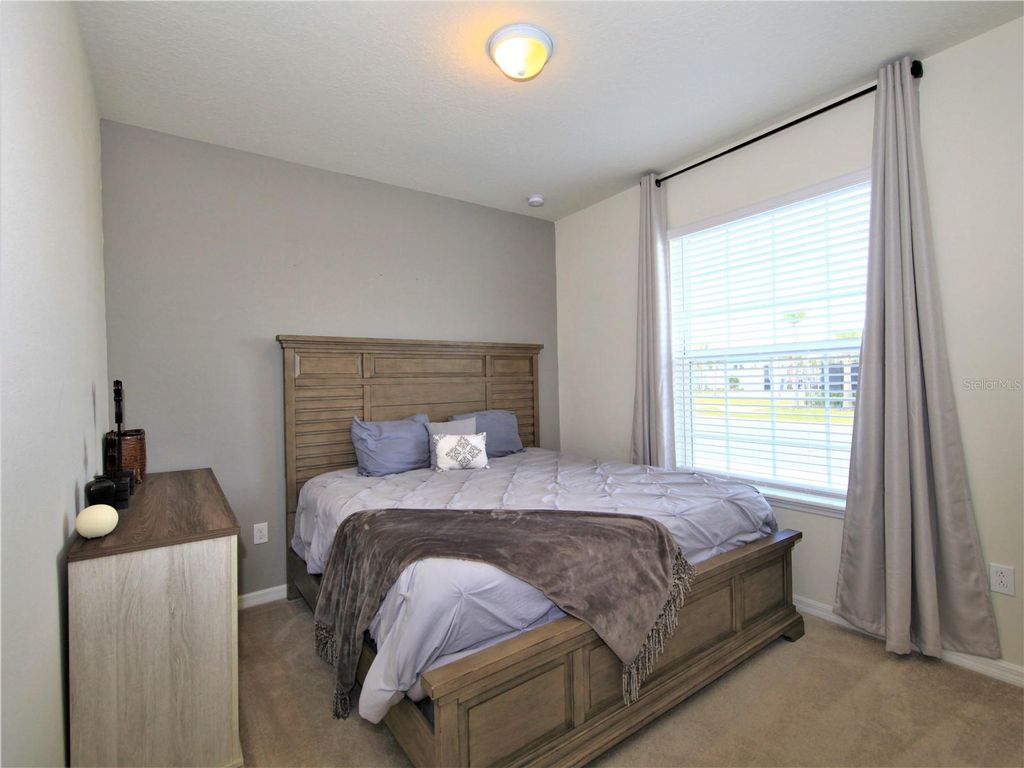 Image 21 of property listing at 1370 LAVA TREE DRIVE, Davenport, FL 33897