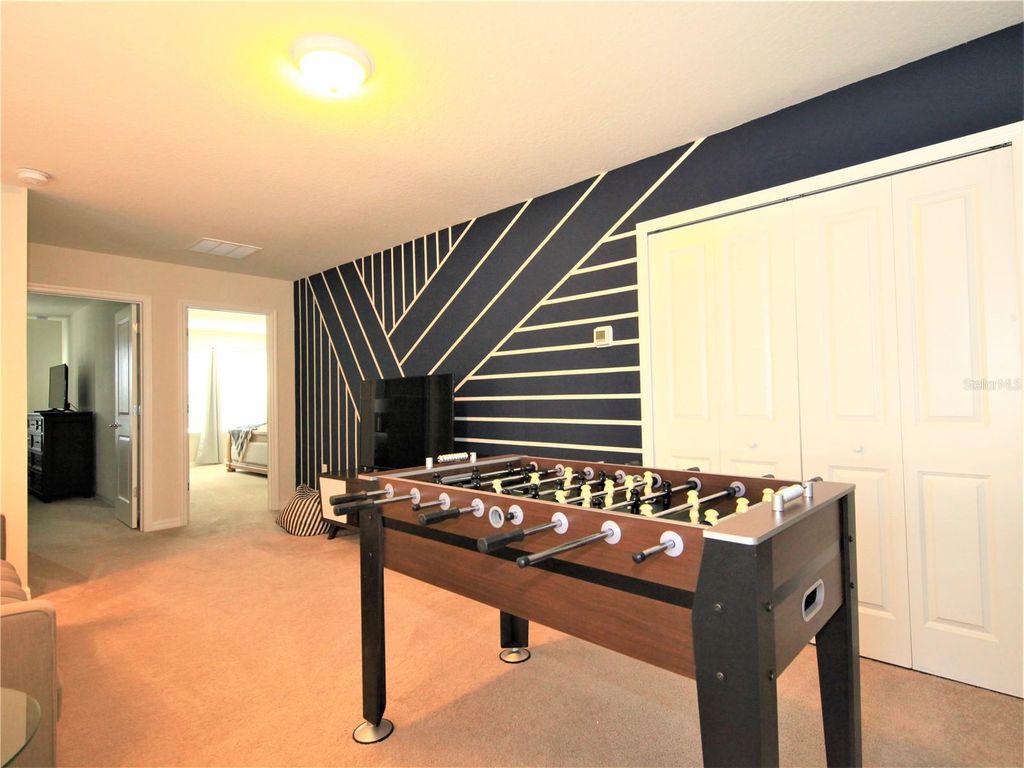 Image 27 of property listing at 1370 LAVA TREE DRIVE, Davenport, FL 33897