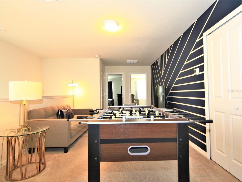 Image 28 of property listing at 1370 LAVA TREE DRIVE, Davenport, FL 33897