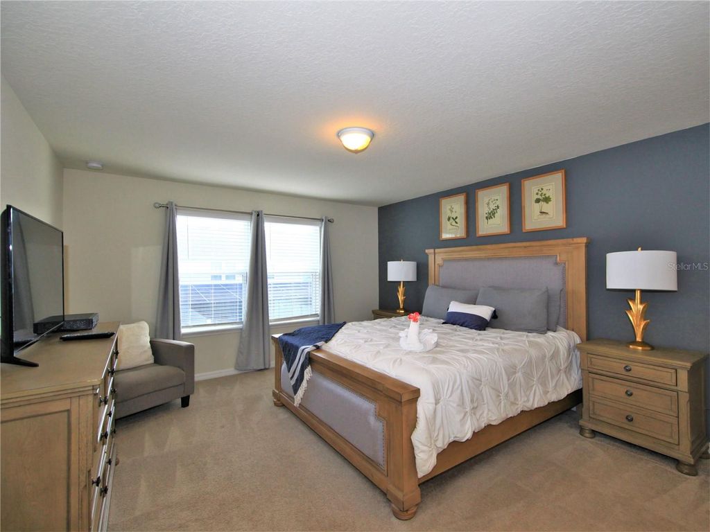 Image 30 of property listing at 1370 LAVA TREE DRIVE, Davenport, FL 33897