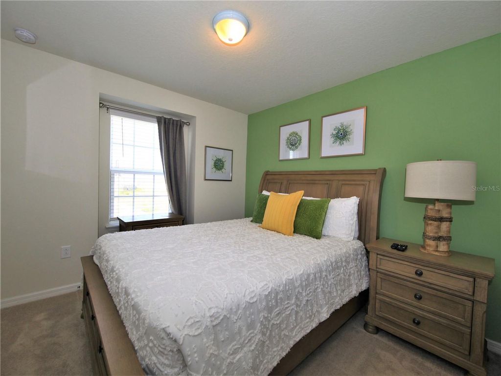 Image 32 of property listing at 1370 LAVA TREE DRIVE, Davenport, FL 33897