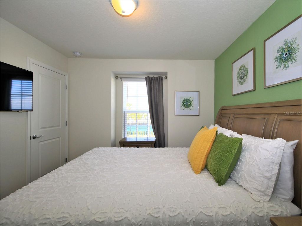 Image 33 of property listing at 1370 LAVA TREE DRIVE, Davenport, FL 33897