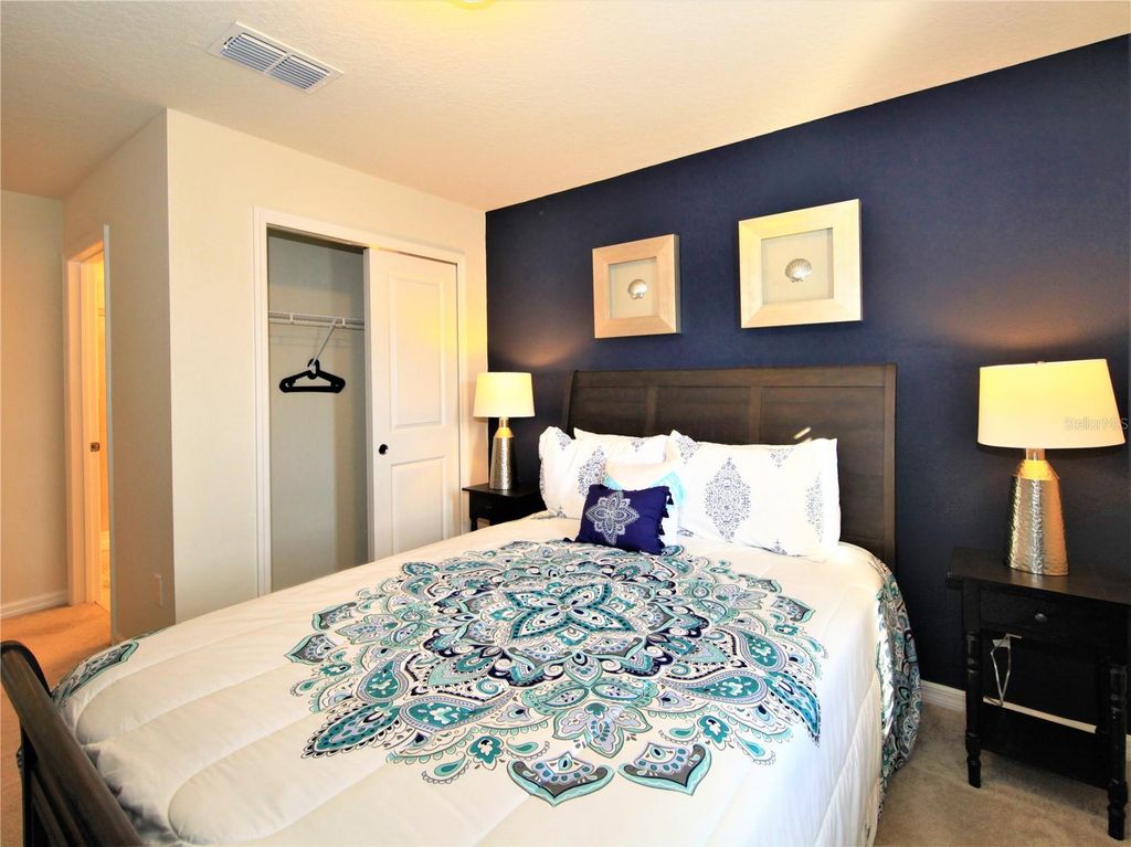 Image 35 of property listing at 1370 LAVA TREE DRIVE, Davenport, FL 33897