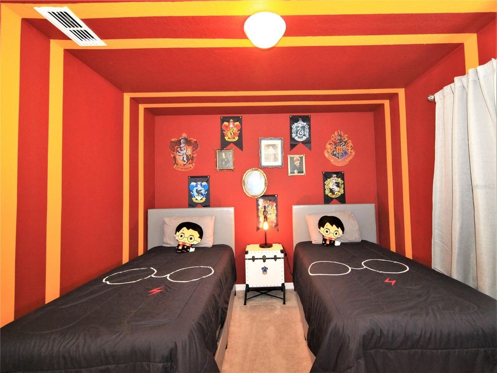 Image 40 of property listing at 1370 LAVA TREE DRIVE, Davenport, FL 33897