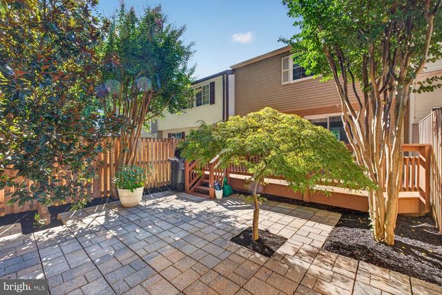 7319 GOLDEN HORSESHOE CT, Springfield, VA 22153