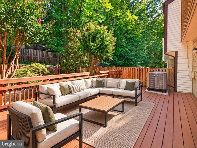 7319 GOLDEN HORSESHOE CT, Springfield, VA 22153