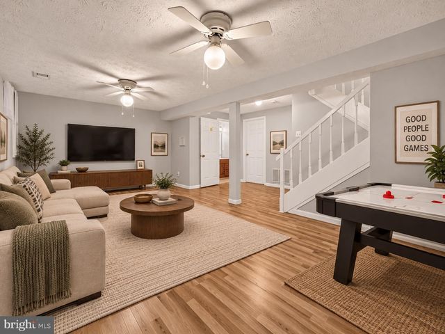 7319 GOLDEN HORSESHOE CT, Springfield, VA 22153