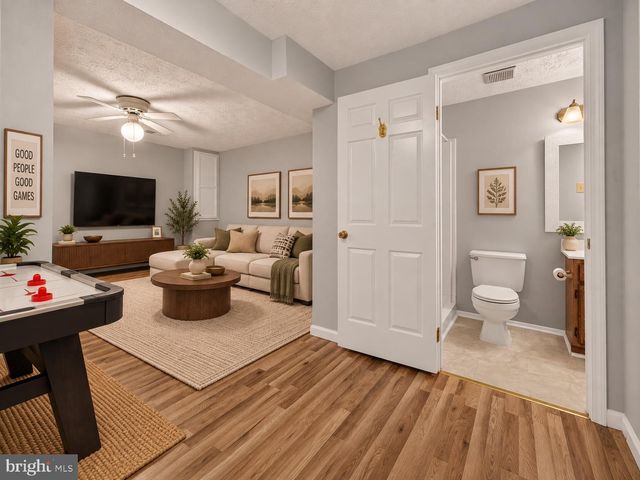 7319 GOLDEN HORSESHOE CT, Springfield, VA 22153