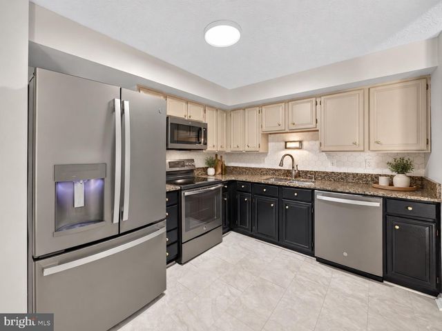 7319 GOLDEN HORSESHOE CT, Springfield, VA 22153