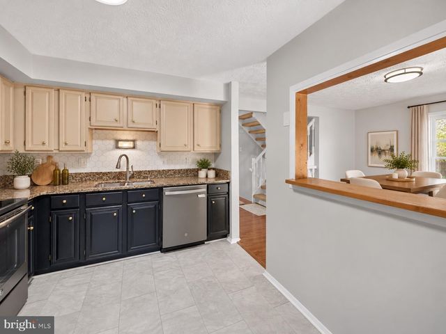 7319 GOLDEN HORSESHOE CT, Springfield, VA 22153