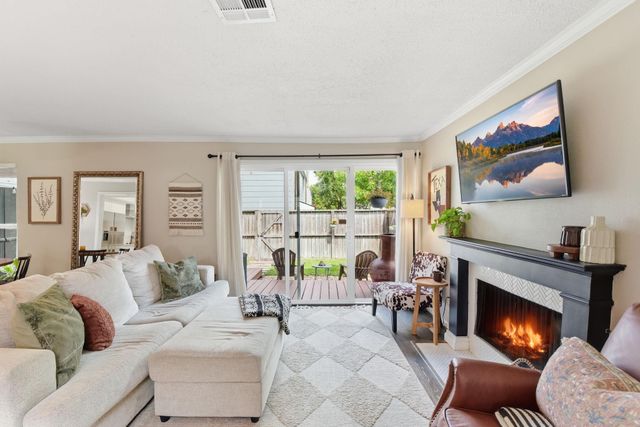 731 Worthshire Street, Houston, TX 77008