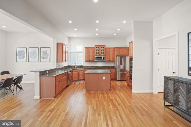 7204 GRAY HEIGHTS CT, Alexandria, VA 22315