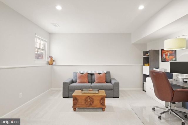 7204 GRAY HEIGHTS CT, Alexandria, VA 22315