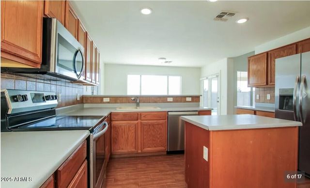 8255 W WILLOW Avenue, Peoria, AZ 85381