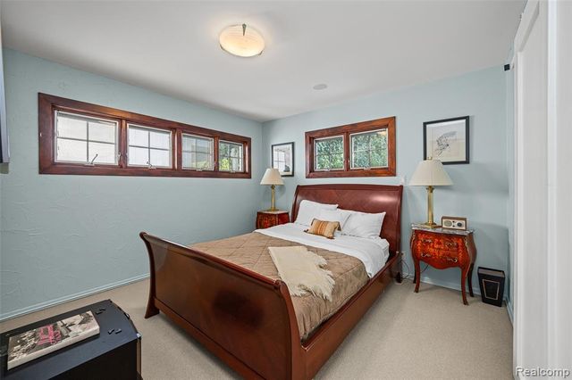 2372 Pine Lake Road, West Bloomfield, MI 48324