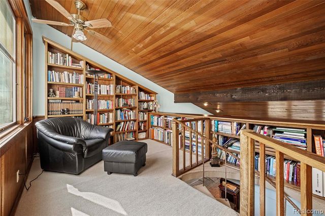 2372 Pine Lake Road, West Bloomfield, MI 48324
