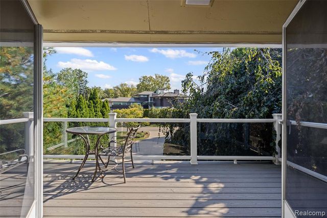 2372 Pine Lake Road, West Bloomfield, MI 48324