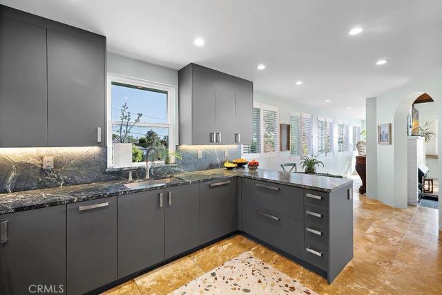 1494 Glenneyre, Laguna Beach, CA 92651