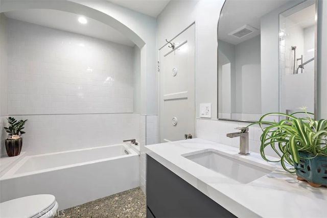 1494 Glenneyre, Laguna Beach, CA 92651