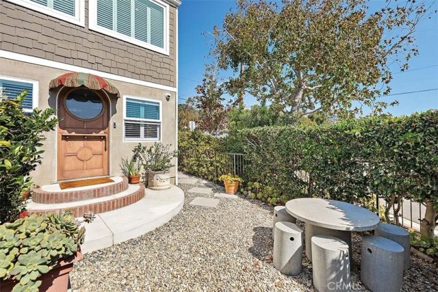 1494 Glenneyre, Laguna Beach, CA 92651